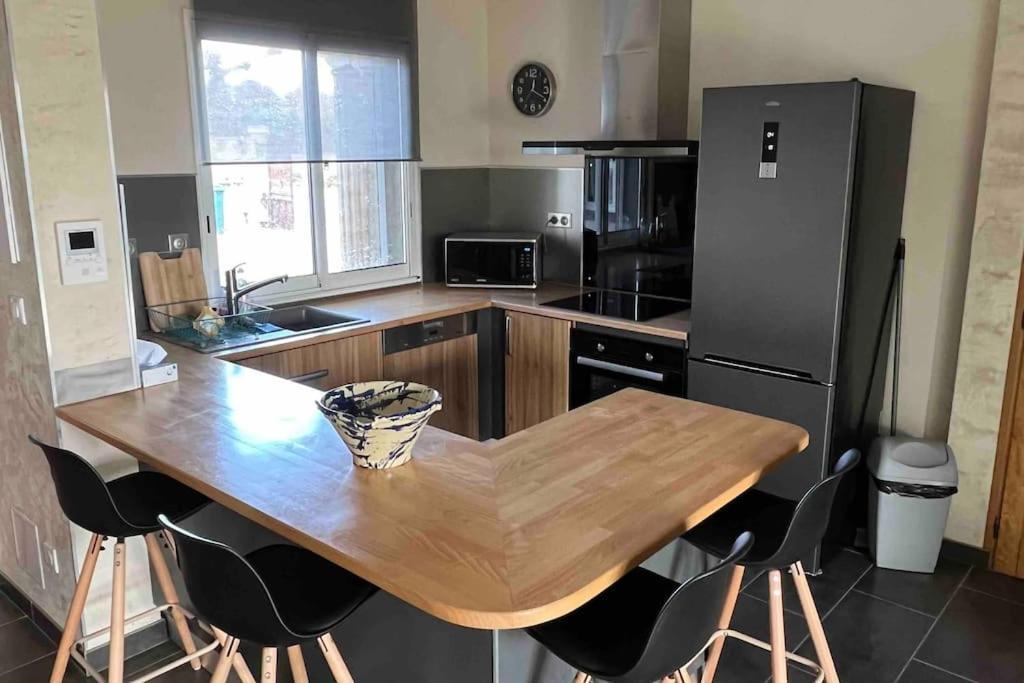 Saint-Laurent D'Aigouze : Appartement Avec Jardin Esterno foto