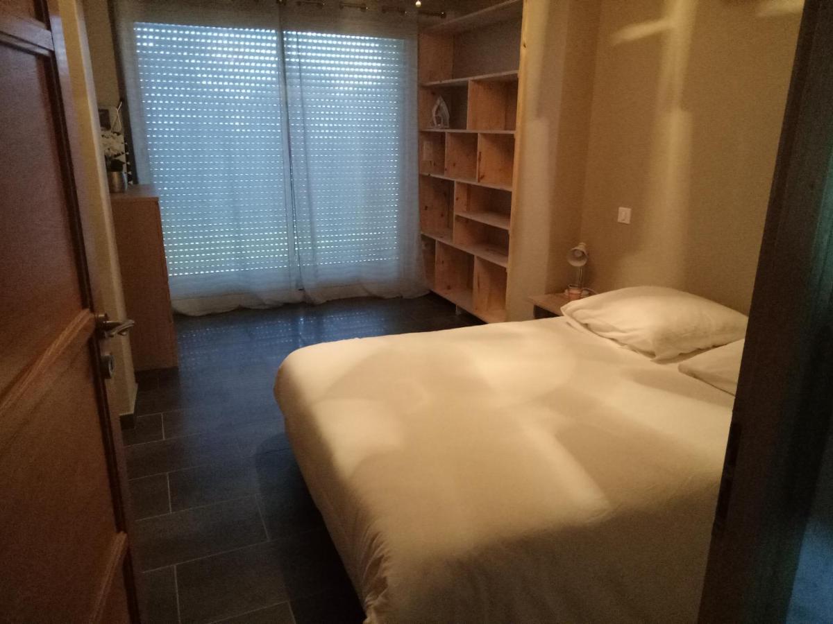 Saint-Laurent D'Aigouze : Appartement Avec Jardin Esterno foto